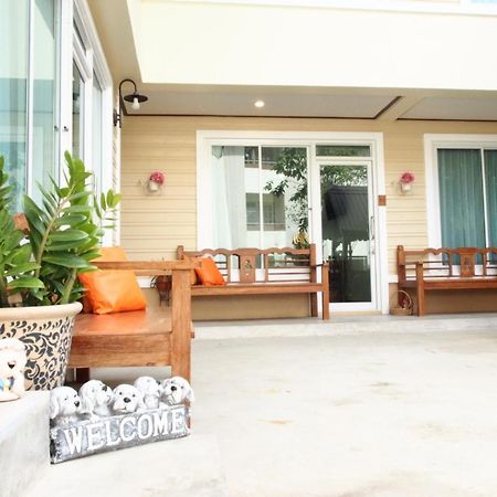 Romyen Cafe' Homestay Phra Nakhon Si Ayutthaya Buitenkant foto