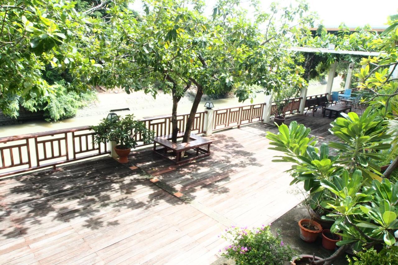 Romyen Cafe' Homestay Phra Nakhon Si Ayutthaya Buitenkant foto